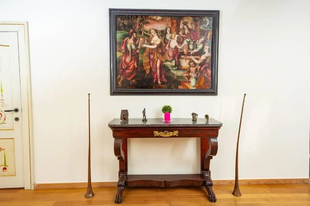 HOFMARKGRAAF - Unique apartment in historic Antwerp mansion