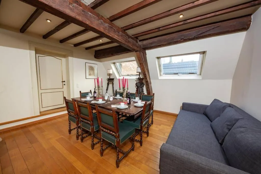 HOFMARKGRAAF - Unique apartment in historic Antwerp mansion